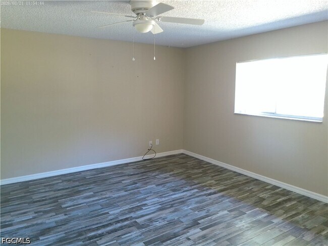 Building Photo - 1441 SE 11th St