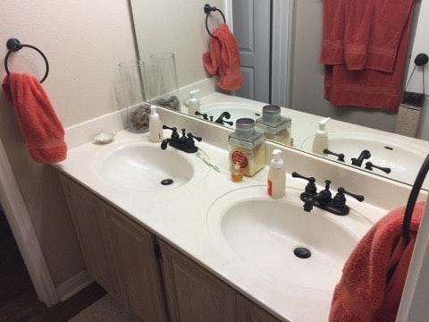Guest Bath - 3826 Tavern Oaks
