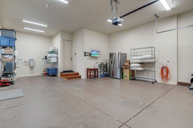 Building Photo - Utilities Included! Luxury Single-Story Ho...