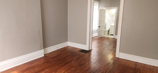 Building Photo - 4643 Louisiana Ave