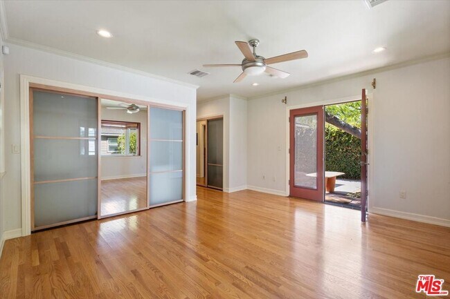 Building Photo - 4385 Camellia Ave