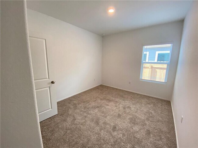 Building Photo - 3608 Lodgepole Dr