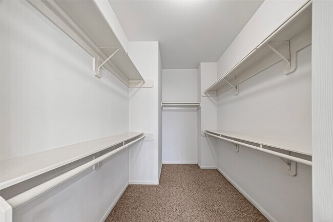 Building Photo - 3619 W Clay St