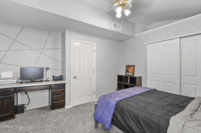 Building Photo - 3017 Tierra Salada Dr