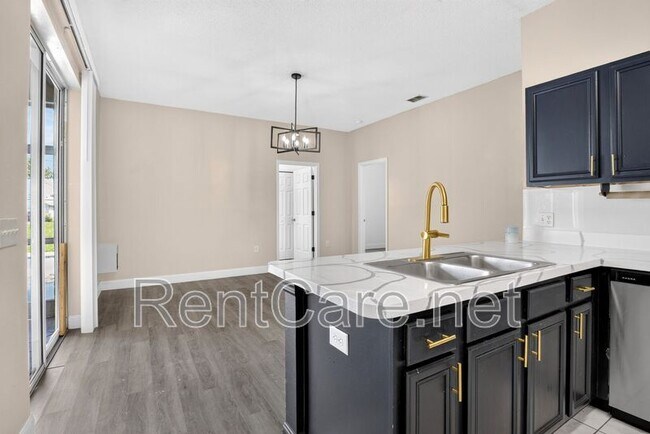 Building Photo - 121 Aurelia Ct