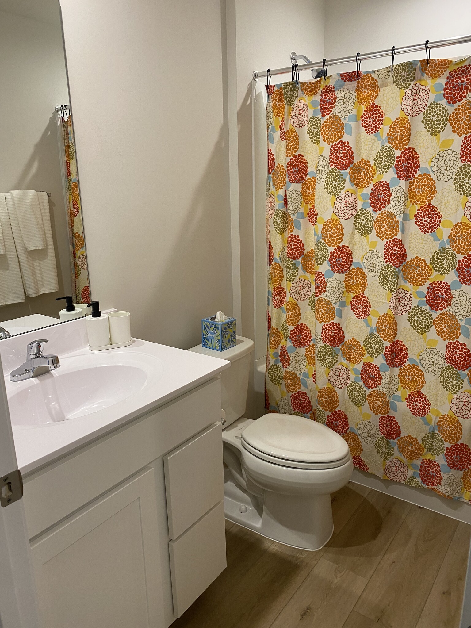 Shared bathroom with tub/shower - 149 Thicket Dr