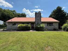 Building Photo - CHARMING STONE HOUSE IN SoKno w/ 3 BDRMS and 2 BATHS