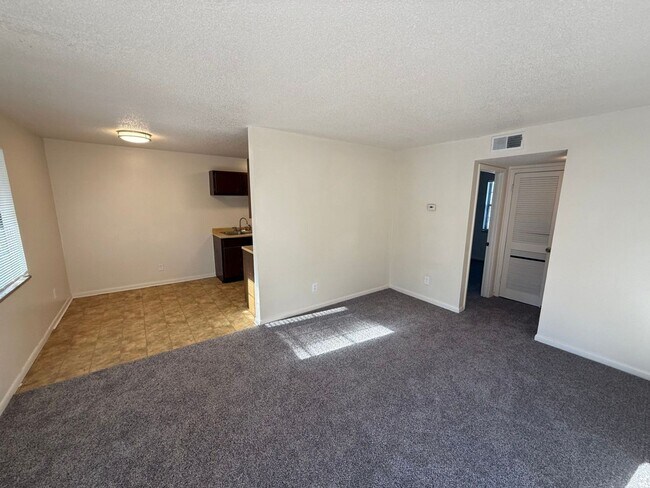 Building Photo - 4409 Bruhin Rd