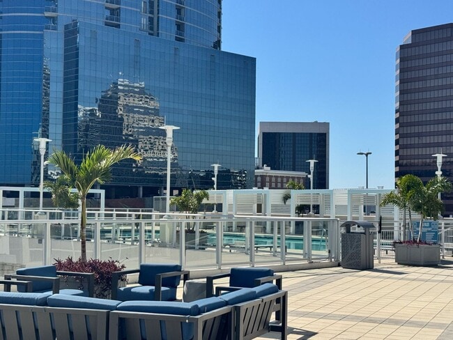 Building Photo - The Vue - Downtown Luxury High Rise