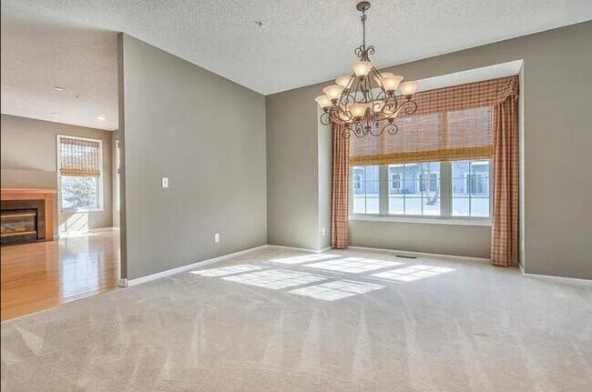 Building Photo - 15624 Lilac Dr