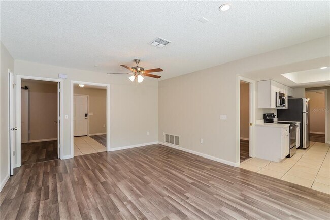 Building Photo - 1870 Tigerwood Ct