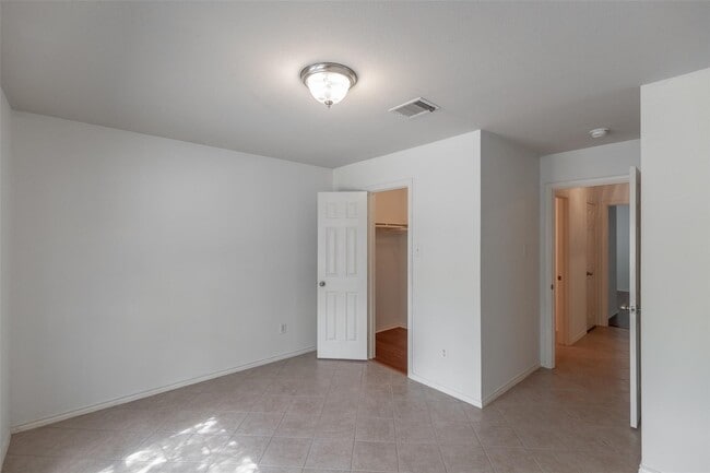Building Photo - 11712 Logan Ridge Dr