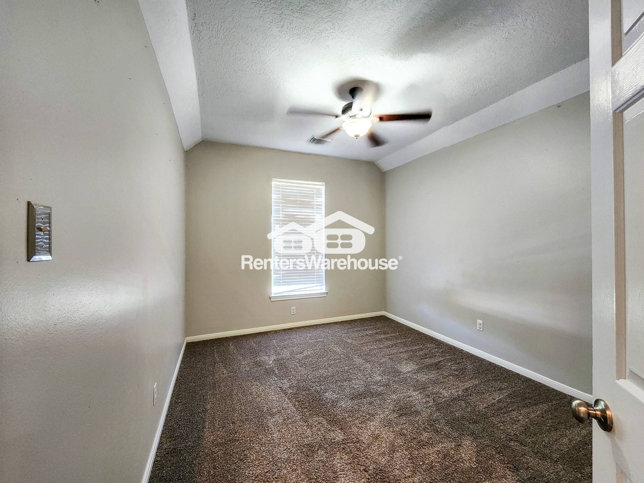 Building Photo - 2412 N Mission Cir