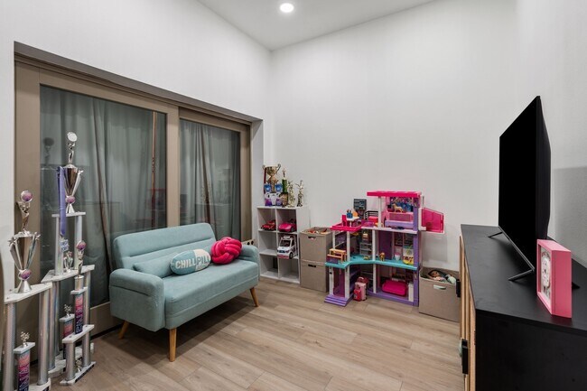 Building Photo - 40 Wellington Ct