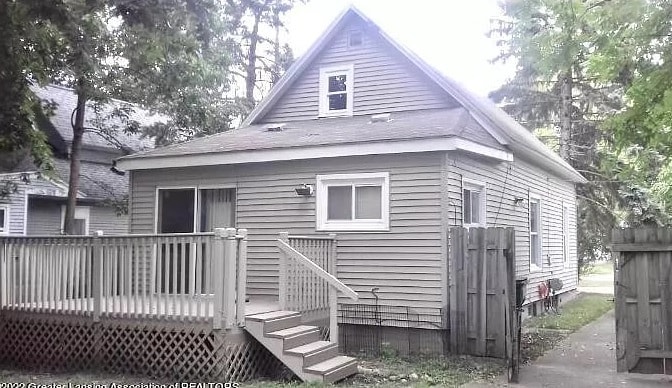 Building Photo - 325 W Barnes Ave