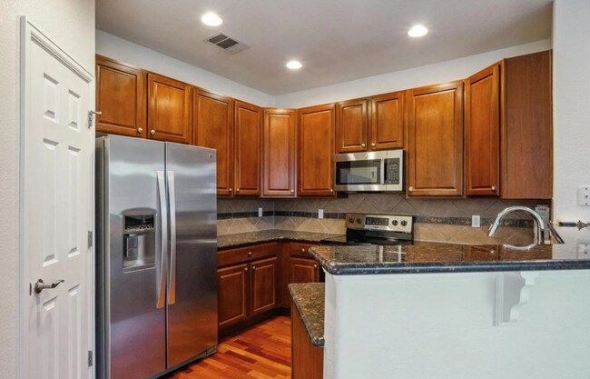 Building Photo - Wonderful 2-Bed Townhouse with Scenic Views & Hardwood Elegance in Westminster – 1468 Sq Ft of Co...