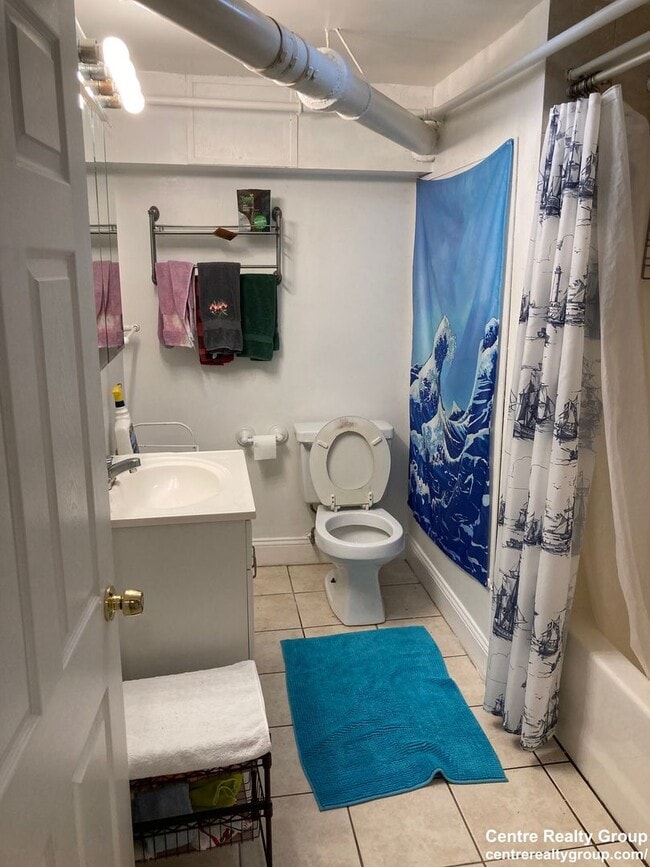 Building Photo - Amazing value two bedroom in Brookline