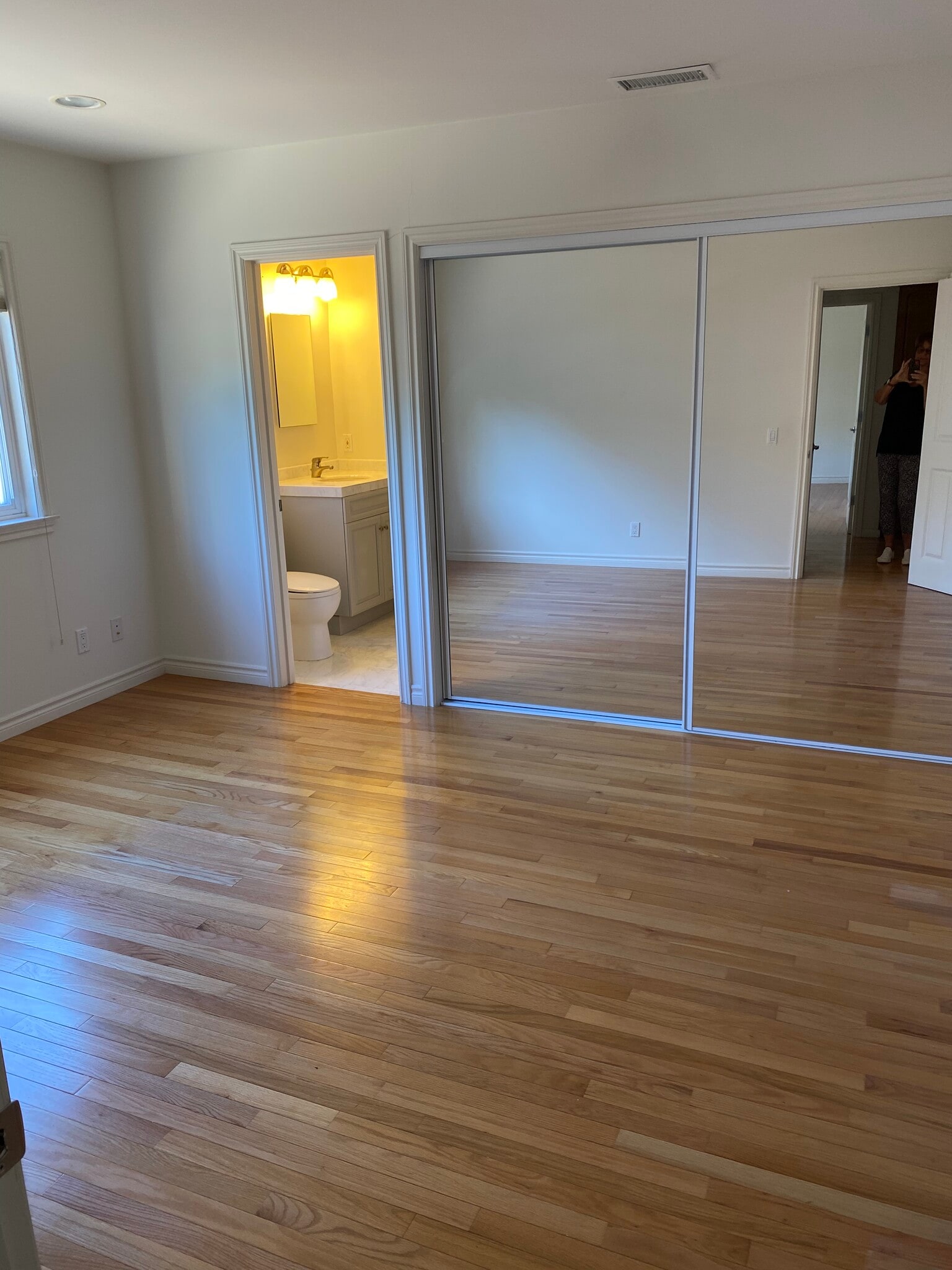 Master w/ bath - 5914 Flambeau Rd