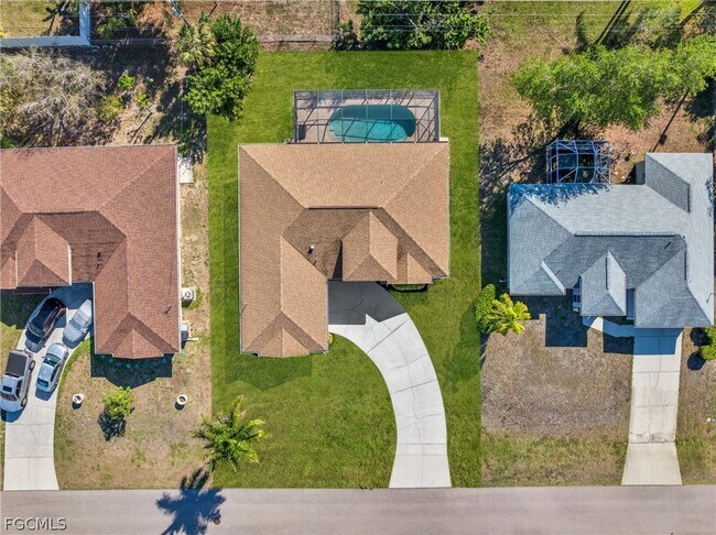 Building Photo - 815 SW 11th Ave