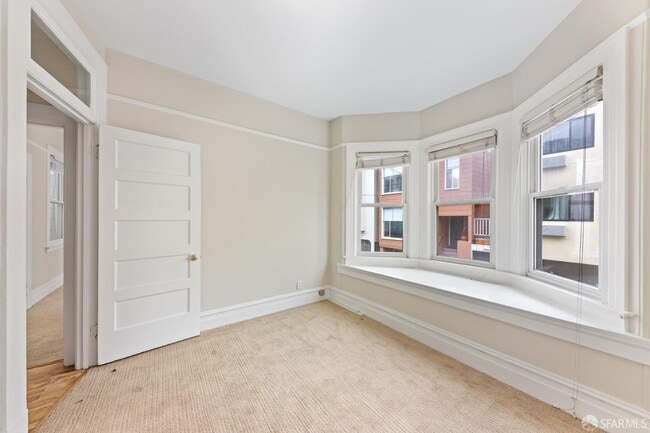 Building Photo - 31 Pixley St