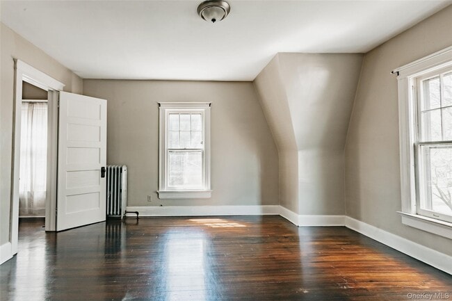 Building Photo - 137 Leroy St