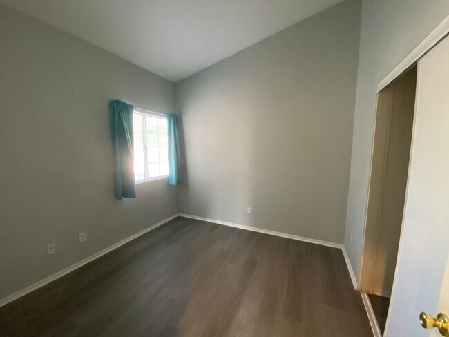 Building Photo - West Lancaster4 bedroom + bonus room