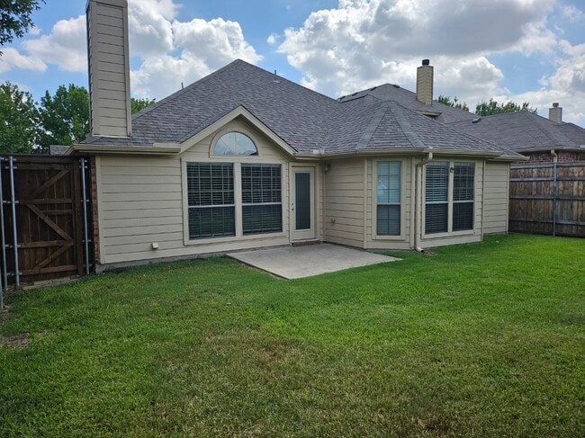 Building Photo - 11612 Wild Pear Ln