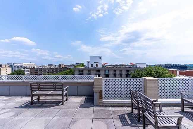 Building Photo - Beautiful One Bedroom in the Heart of Foggy Bottom| Water and Gas Included!