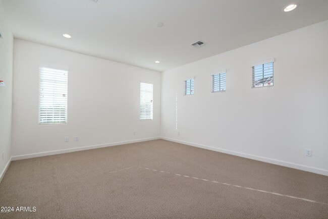 Building Photo - 4015 S Pecan Dr