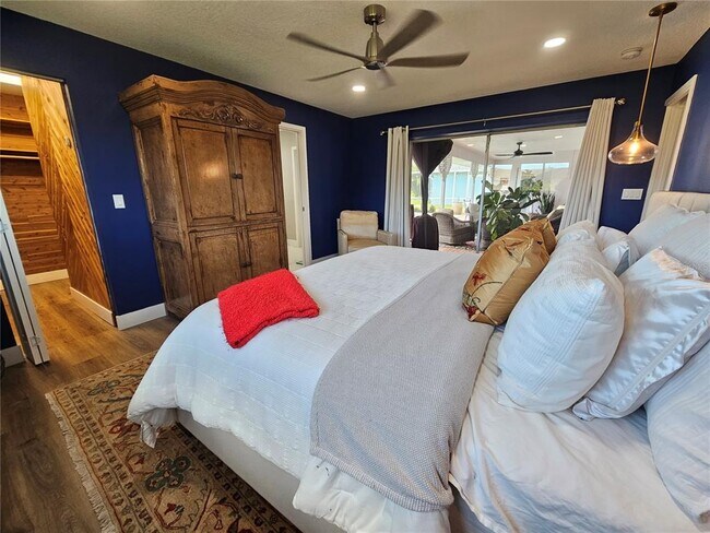 Building Photo - 917 S Gondola Dr