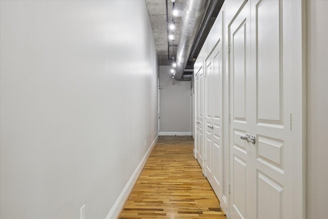 Building Photo - 1401 Calumet St