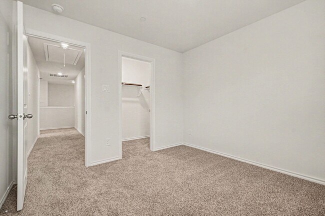 Building Photo - 125 Arbor Dr
