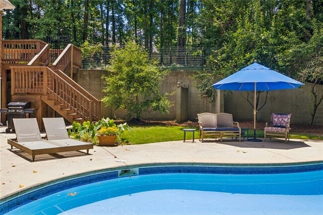 Building Photo - 210 Willow Lk Cv