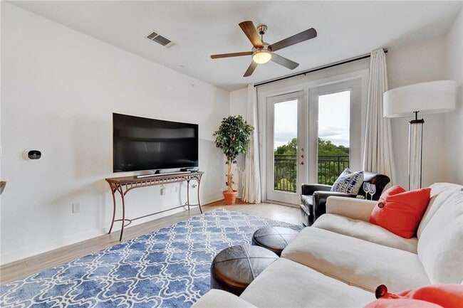 Building Photo - 1900 Barton Springs Rd