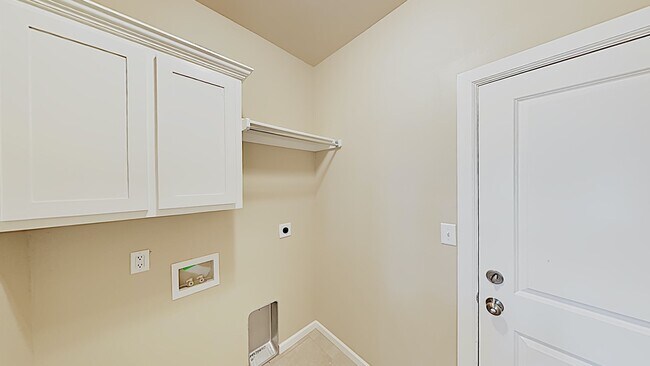 Building Photo - 10704 Mountain Fork Dr
