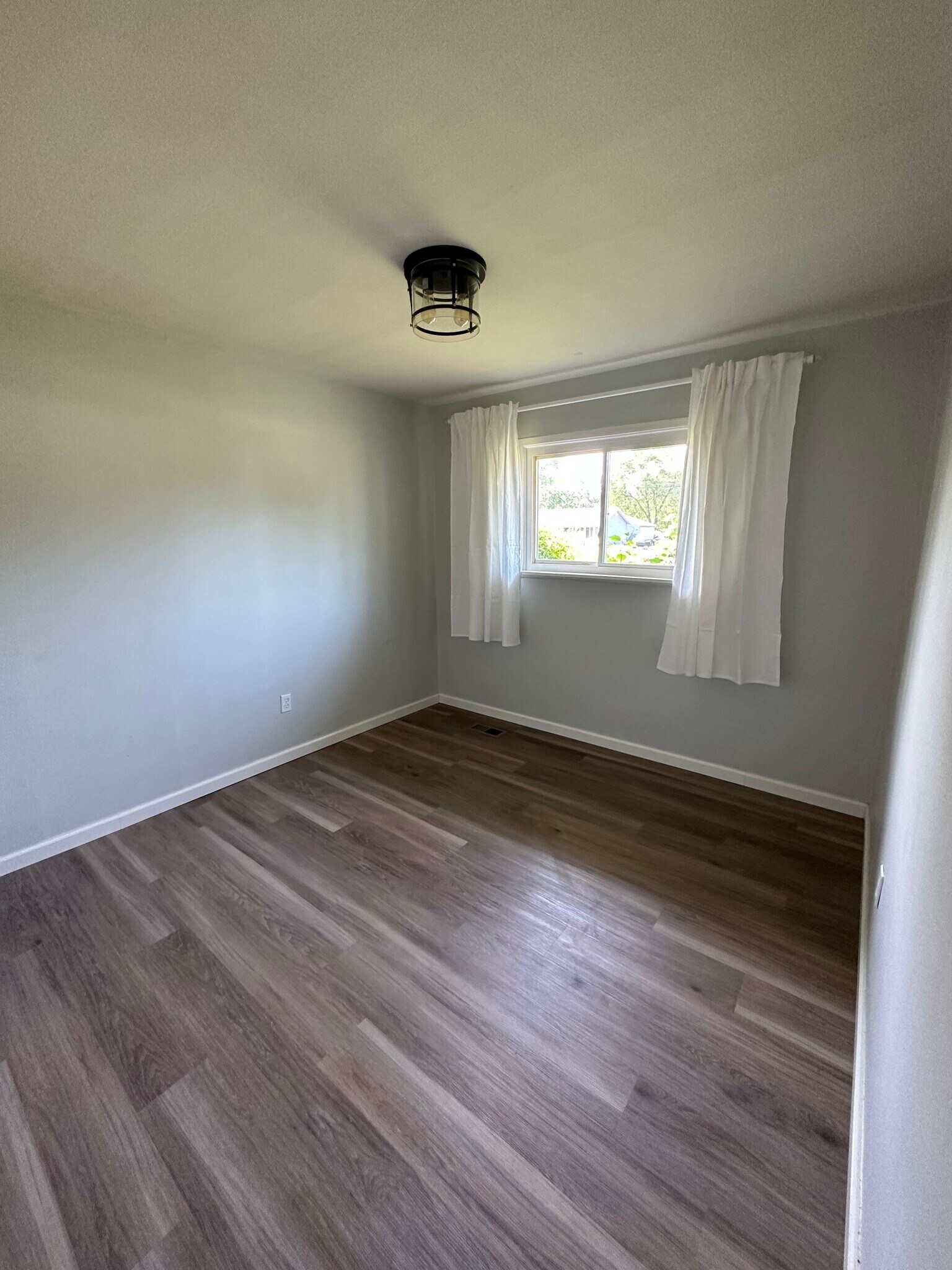 Building Photo - 201 Sherwood Dr