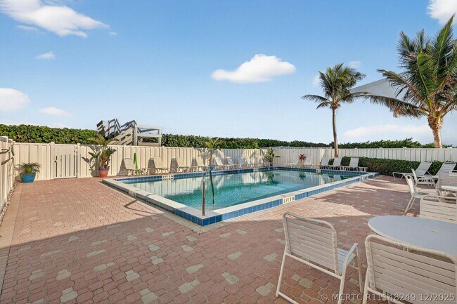 Building Photo - 10980 S Ocean Dr