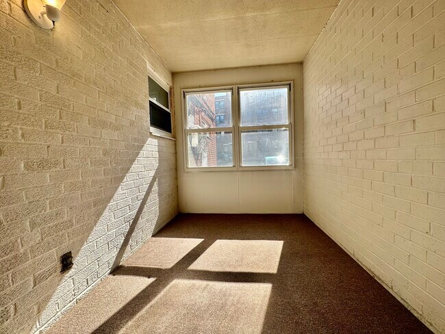 Building Photo - 246 Allston St