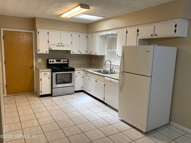 Building Photo - 4581 Praver Dr N