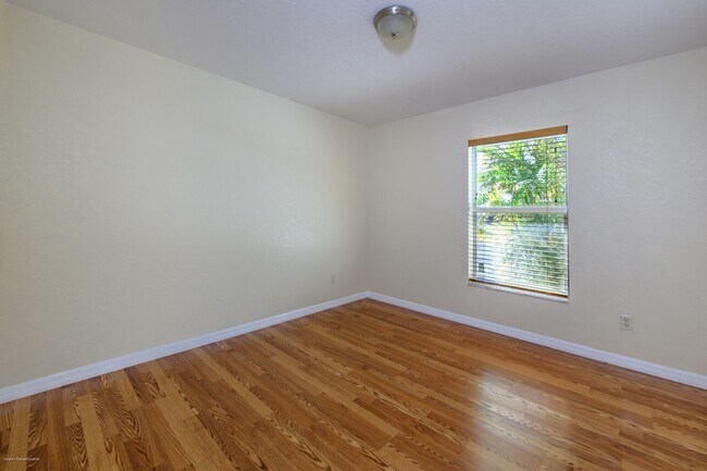 Building Photo - PRICE DROP!! ANNUAL UNFURNISHED HOME IN PUNTA GORDA