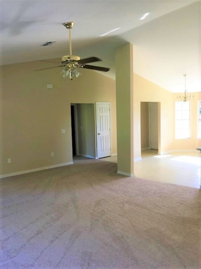 Building Photo - 3,2,2 With Great Room