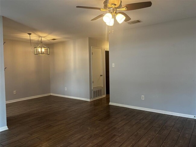 Building Photo - 501-503-503 Texas Ave