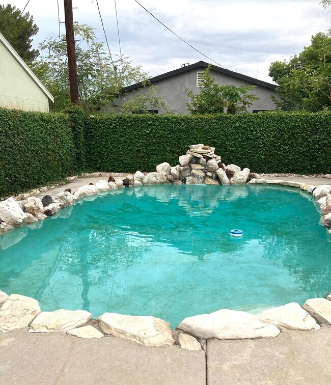 Pool - 6623 Babcock Ave