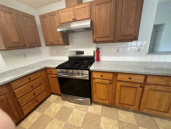 Building Photo - 11922 Sulphur Springs Dr