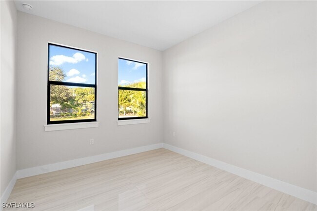 Building Photo - 2064 55th Terrace SW