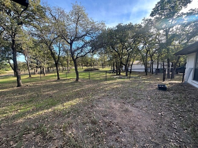 Building Photo - Beautiful HOME with almost 4 acres !! with 30x40 SHOP 3 bed 2 bath 2 car