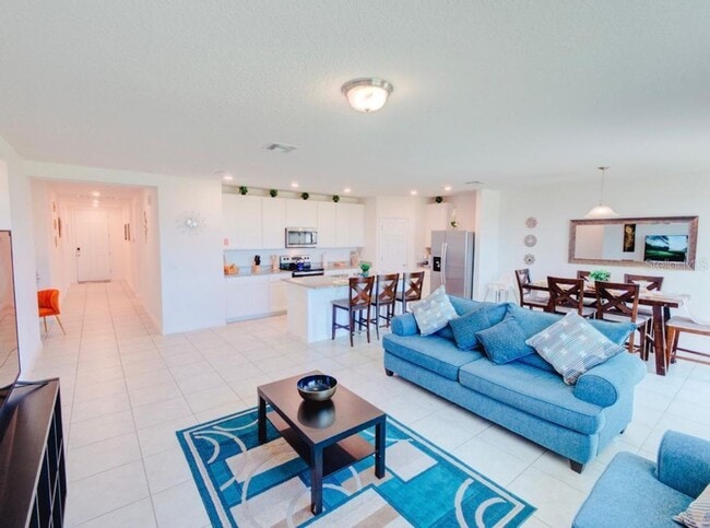 Building Photo - For Rent: Spacious 4 Bed, 2 Bath Home in P...
