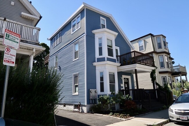 Primary Photo - 51 Moseley St
