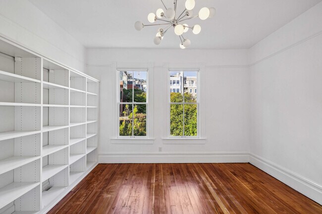 Building Photo - 282 Eureka St