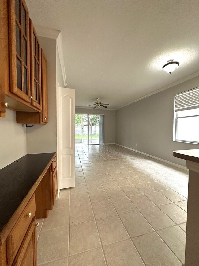 Building Photo - Beautiful 3 bed/2 bath home in Hunter's Cr...